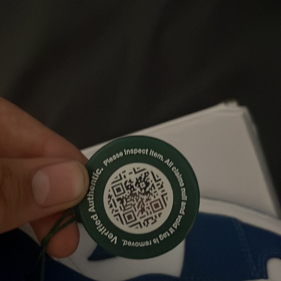 Brand new from stockX. Size=8.5 women size U.S. - Picture 5 of 5